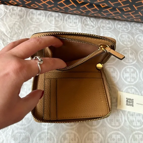 Tory Burch Britten Medium Wallet Tiramisu Gold Tan Brown
